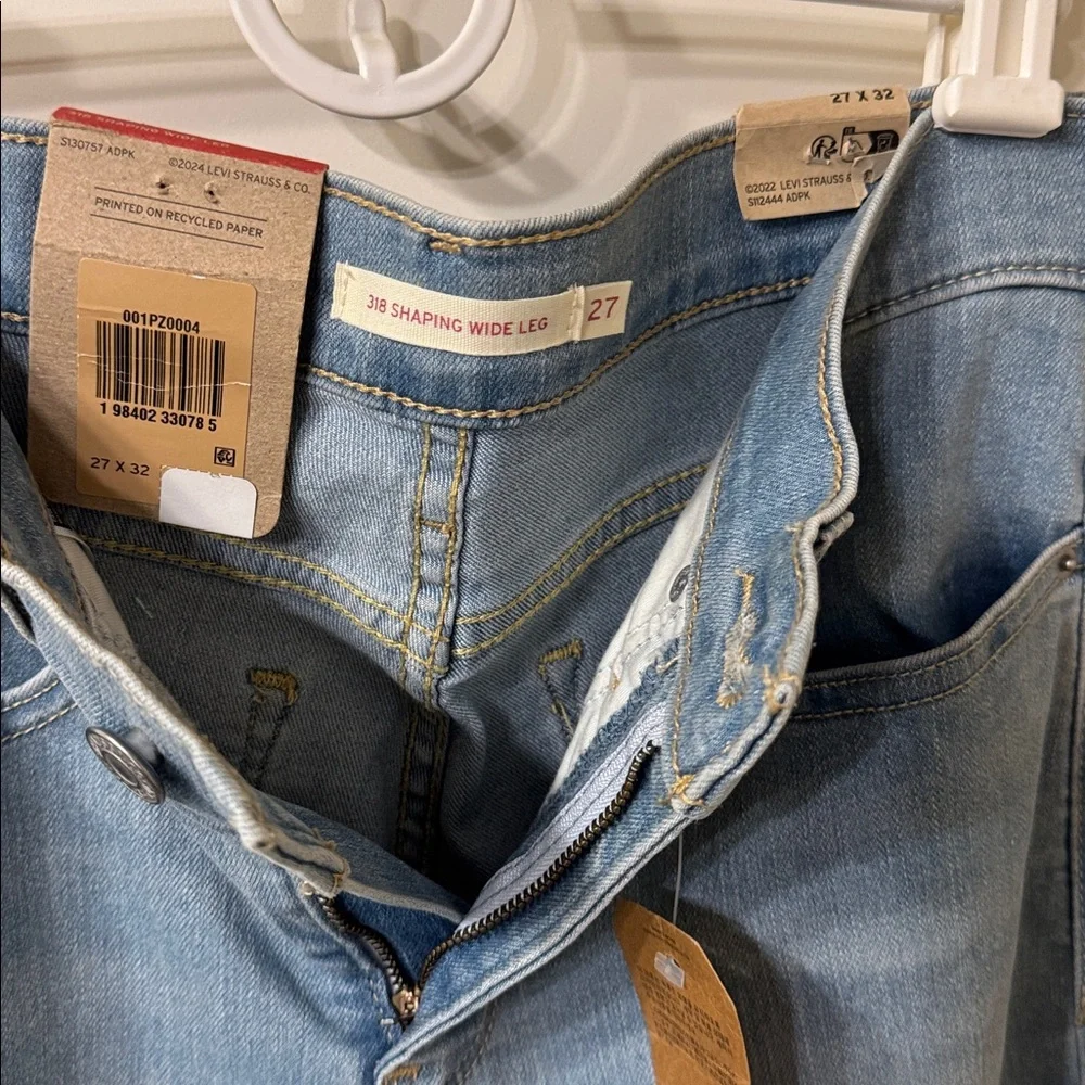 NWT Levi's 318 Shaping Wide Leg Mid Rise Women's Jeans Size 27/32 - Picture 4 of 4